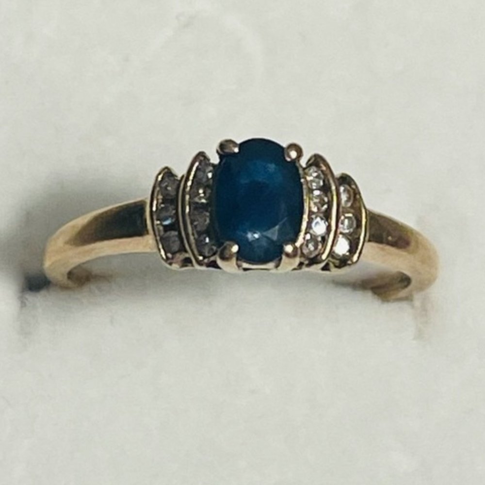 Sexy 10k solid gold Sapphire diamond ring size 7